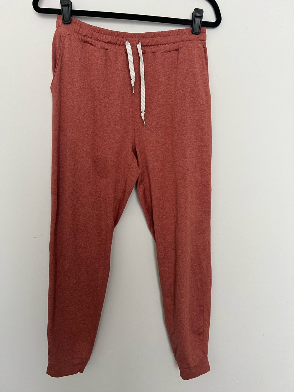 Vuori Performance Jogger Pants Womens Size M Burnt Orange Dreamknit VW303
